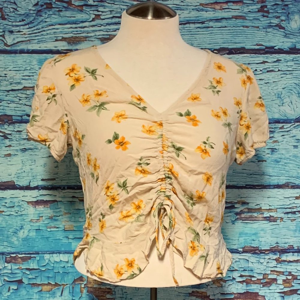 American Eagle Short Sleeved Ruched Front Floral Blouse